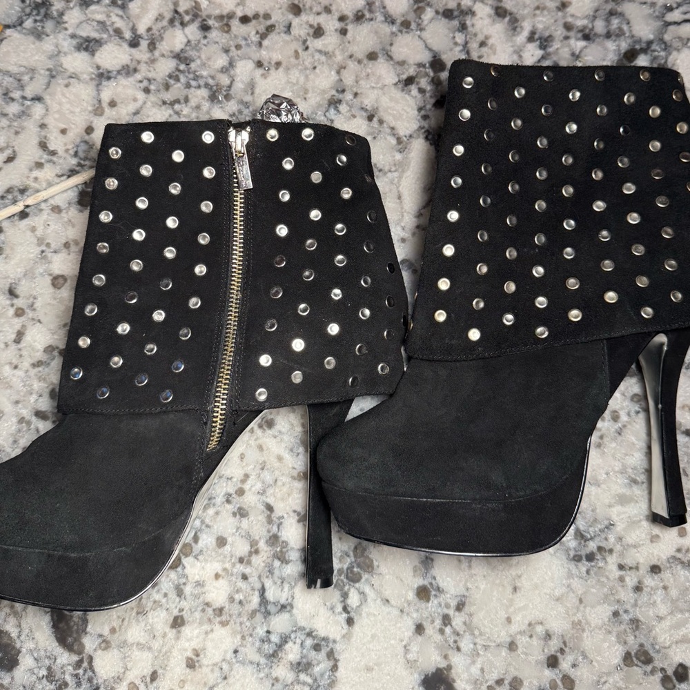 H by HALSTON Suede Studded MARIA boot - Picture 3 of 9